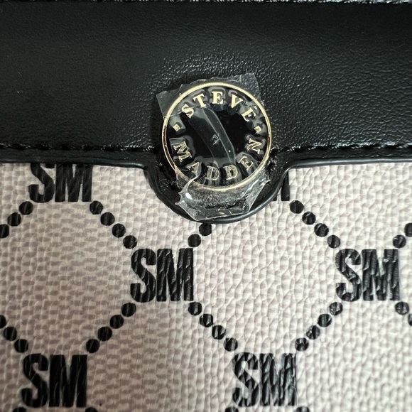 NWT STEVE MADDEN ZIP AROUND WALLET CARD HOLDER CASE - Picture 2 of 5